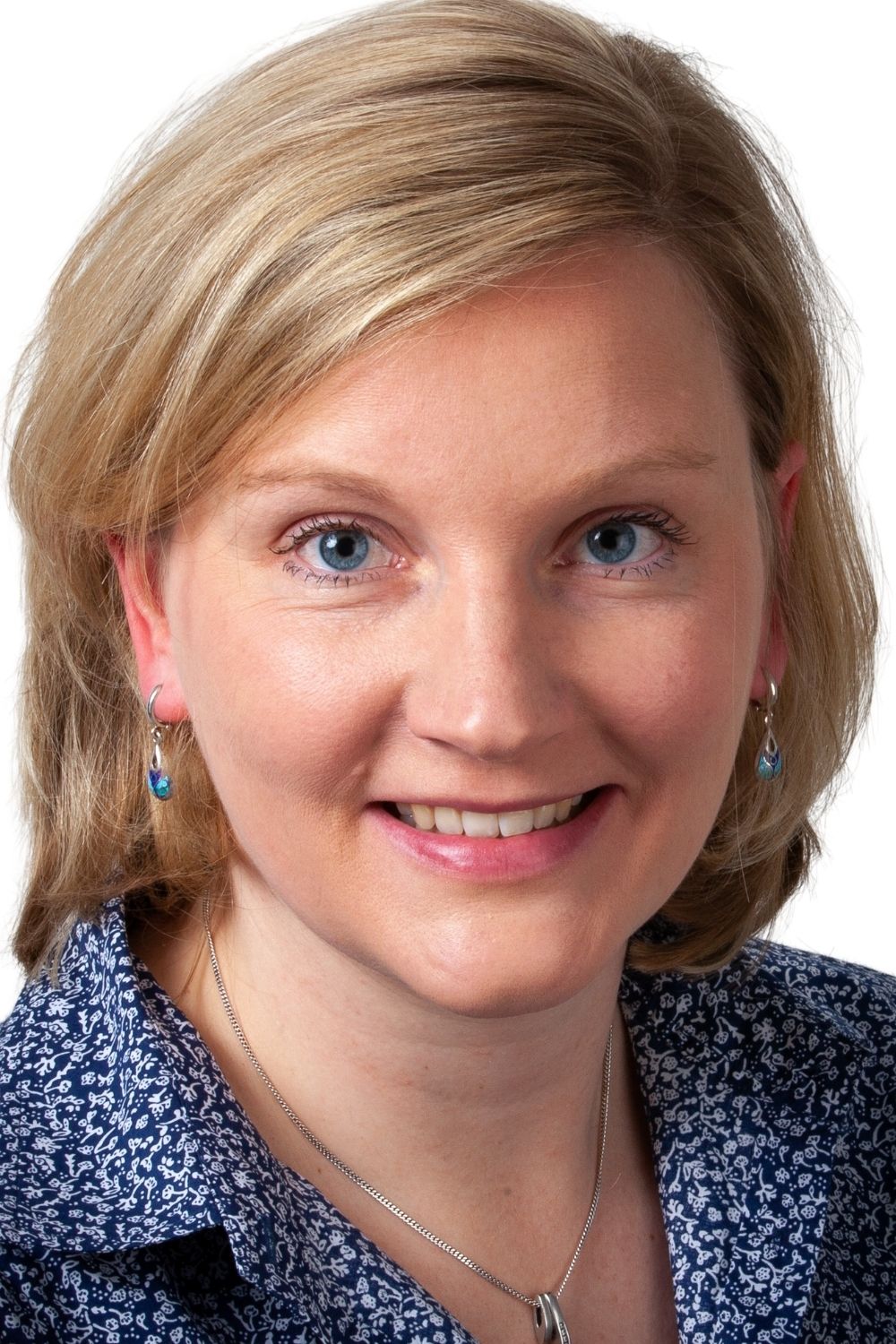 Dr. Bettina  Ahrens-Diez