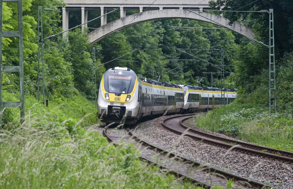 Die Gäubahn bei voller Fahrt