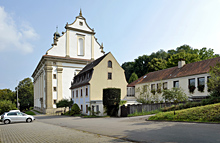 Kirche und weitere Gebäude