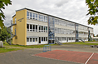 Großes Schulgebäude 