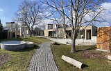 Schriftzug "Kinderhaus und Familienzentrum"