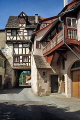 Fachwerkgebäude mit Tordurchfahrt