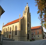 Die Evangelische Kirche in Rottenburg vom Neckar aus gesehen. Eingeweiht wurde sie im Jahre 1856.