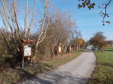 Lehrtafeln am Wegrand