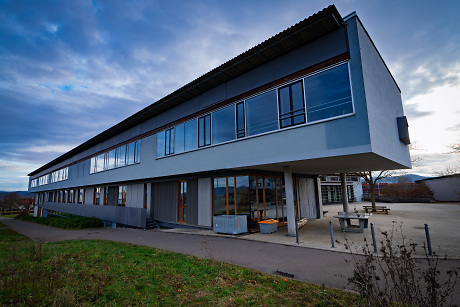 Außenansicht der Fassade des Paul-Klee-Gymnasium in Rottenburg