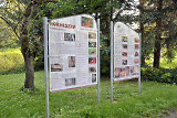 Infotafeln vor Weinberg
