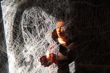 Janne Wagler als Arachne, die Weberin