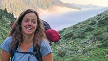 Nina Rühlig auf den Bergen mit Rucksack