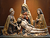 Holzrelief mit dem Leichnam von Christus, Maria, Maria Magdalena und Johannes