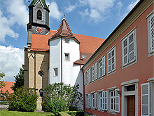 Großes historisches Gebäude: Johanniterkommende, Schloss und Kirche in Hemmendorf